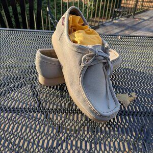 Clarks Women's Wallabee. Oxford size 8.5